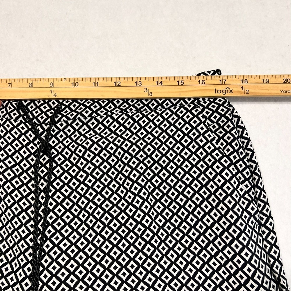 Chico's Wide Leg Ankle Pants Black Geometric Pockets Pull On 2P Petite US 12P - Picture 6 of 12